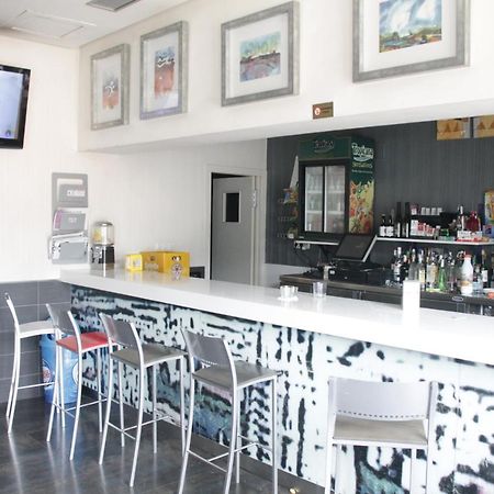 Hostal Francisco Salinas Burgo Esterno foto