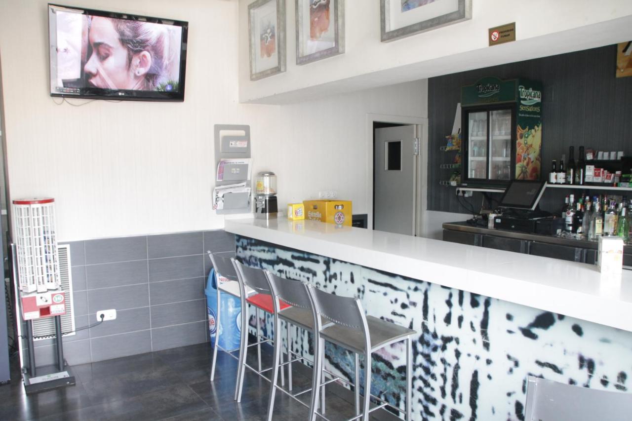 Hostal Francisco Salinas Burgo Esterno foto